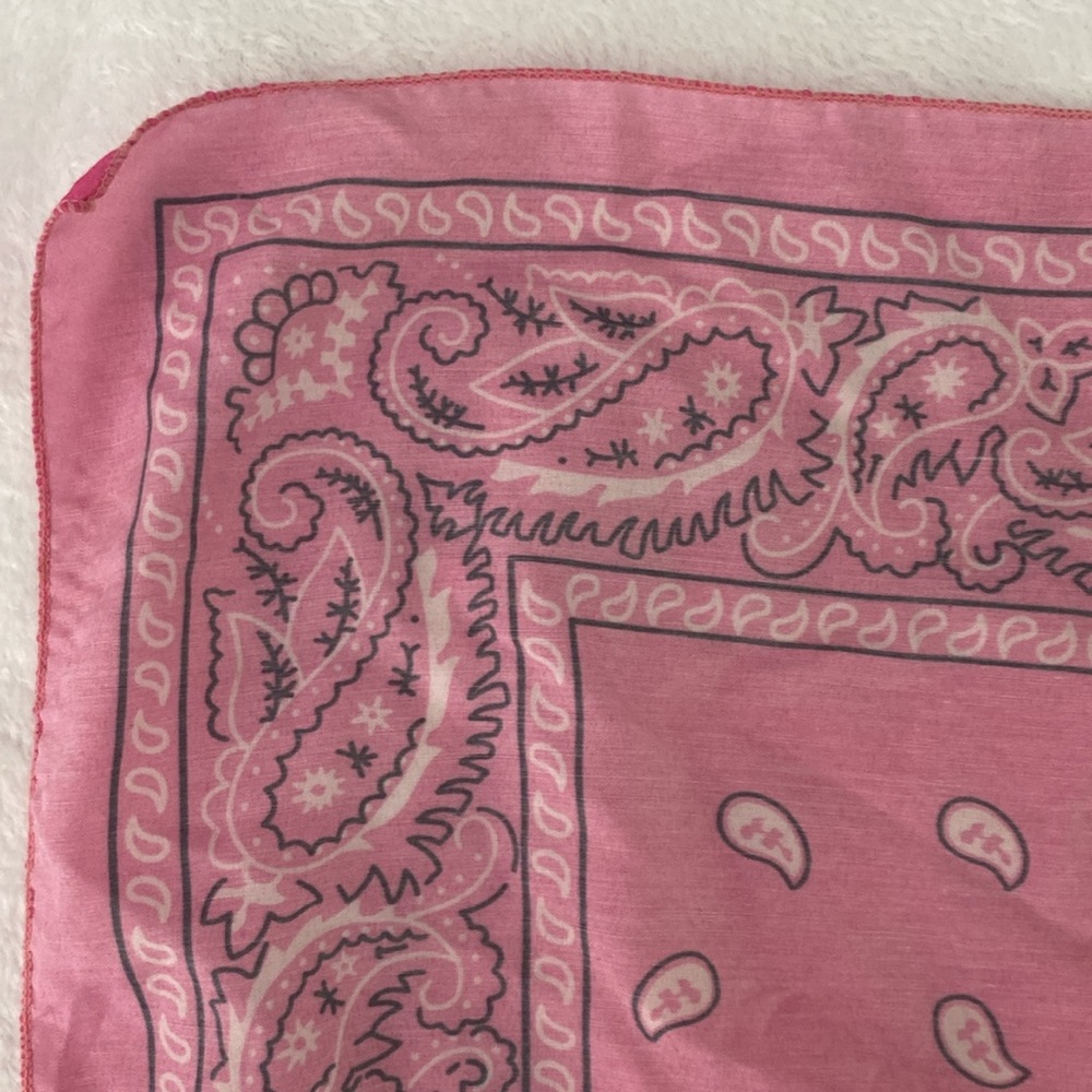 Pink and white paisley kerchief / bandana - Picture 13 of 17